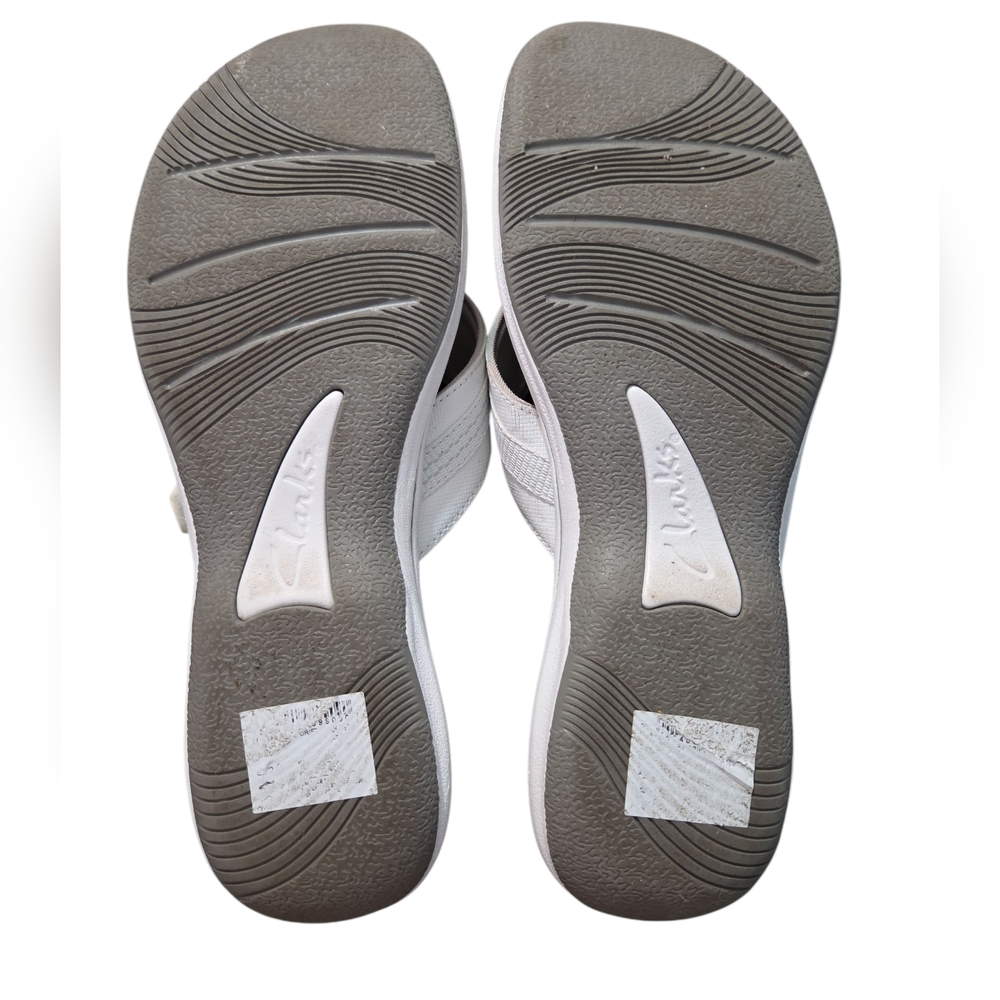 Clarks Cloudsteppers Brinkley Jazz Flip Flops Women’s White Size 10 - Picture 6 of 7